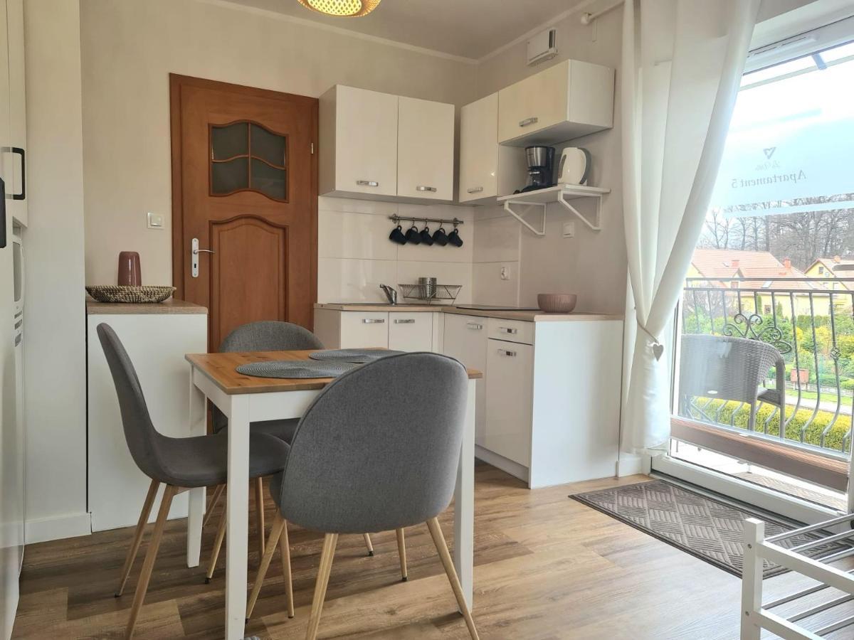 Apartamenty "La Villa" Z Klimatyzacja, Ogrodem, Parkingiem, Blisko Centrum Кудова-Здрой Екстериор снимка
