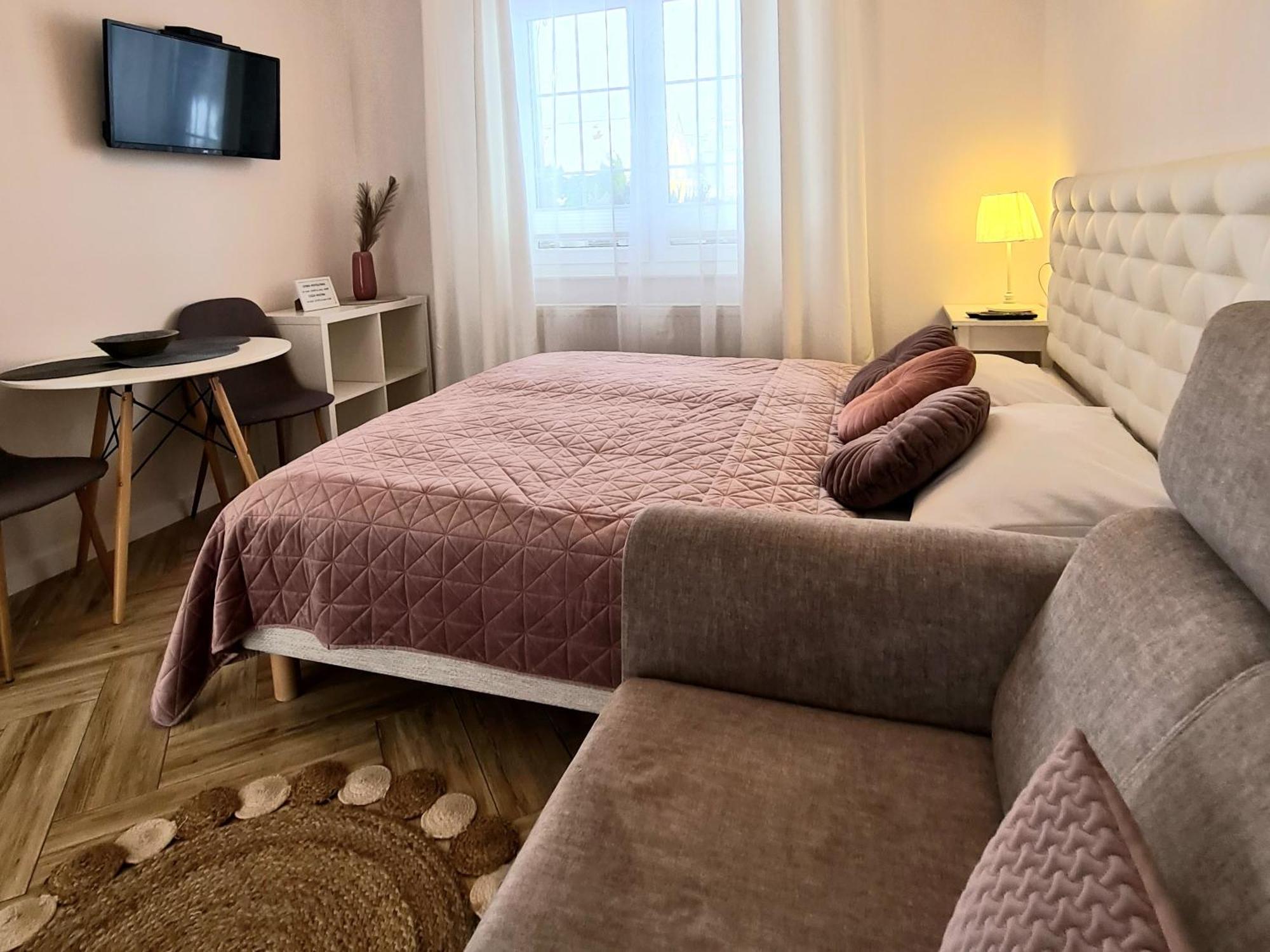 Apartamenty "La Villa" Z Klimatyzacja, Ogrodem, Parkingiem, Blisko Centrum Кудова-Здрой Екстериор снимка