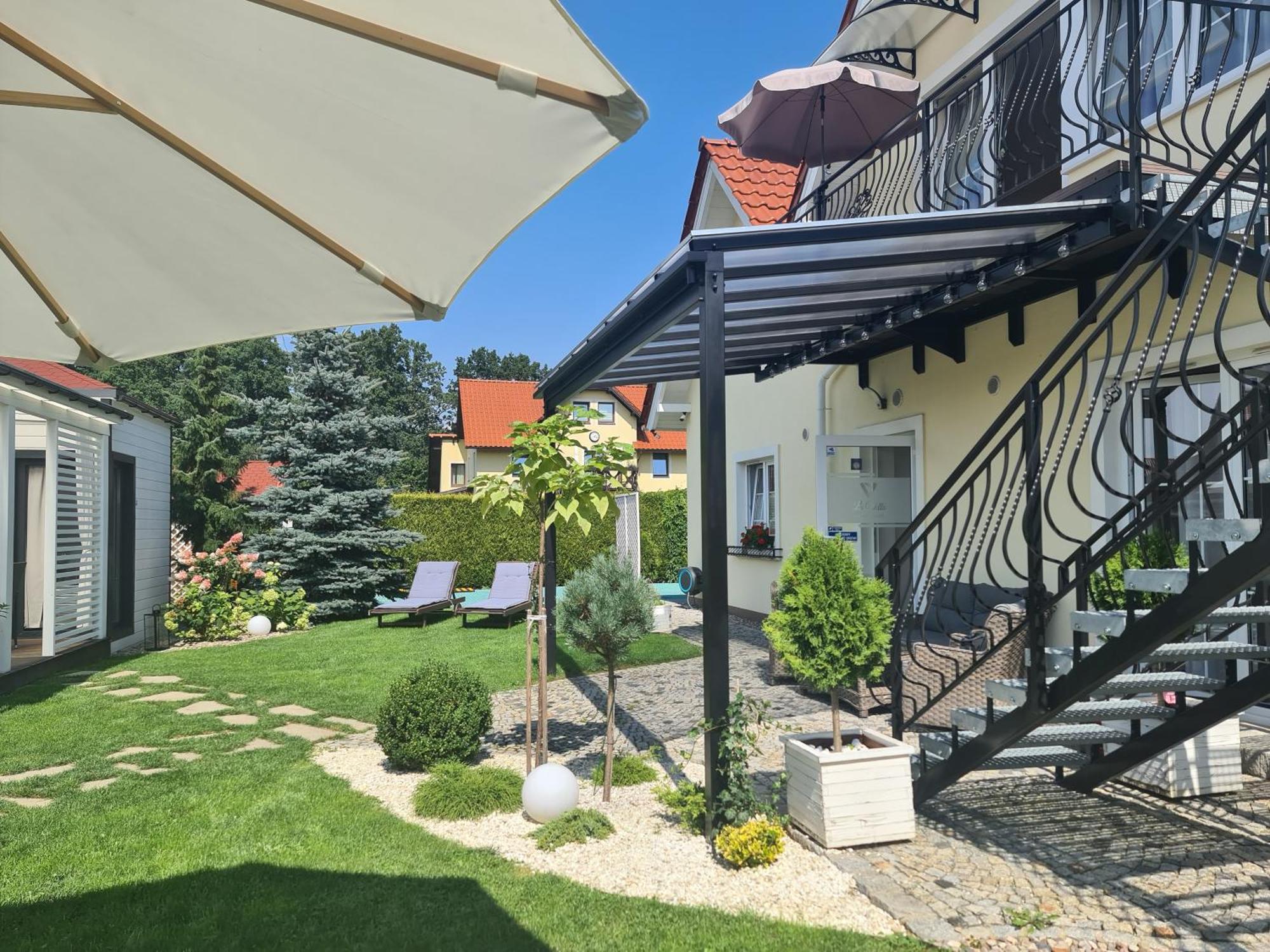 Apartamenty "La Villa" Z Klimatyzacja, Ogrodem, Parkingiem, Blisko Centrum Кудова-Здрой Екстериор снимка